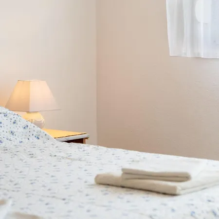 Charming With Balcony - Comfort One Bedroom Trogir