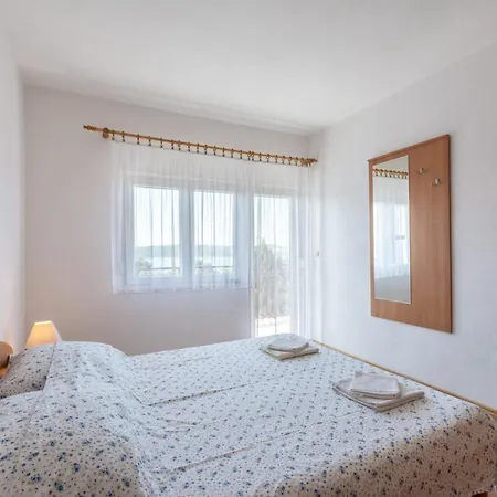 Charming With Balcony - Comfort One Bedroom Apartment Trogir