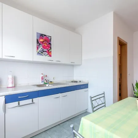 Charming With Balcony - Comfort One Bedroom Apartment Trogir