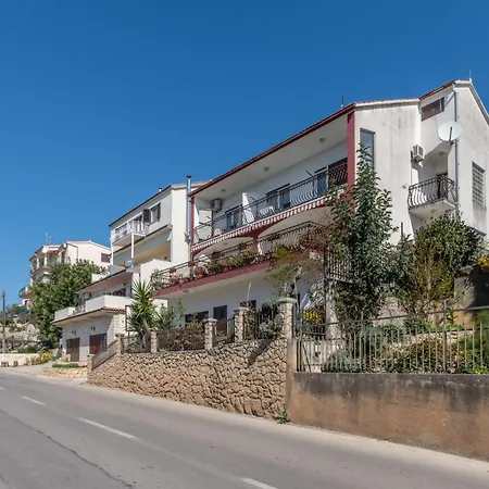 Charming With Balcony - Comfort One Bedroom Apartament